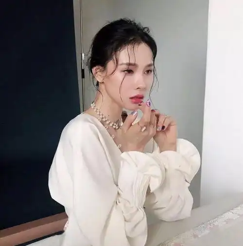 发型图片换个刘海整容整容级刘海教程,效果你值得拥有
