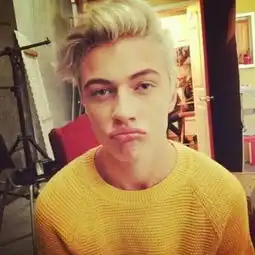 看这里我们为什么不和小鲜肉较劲儿
