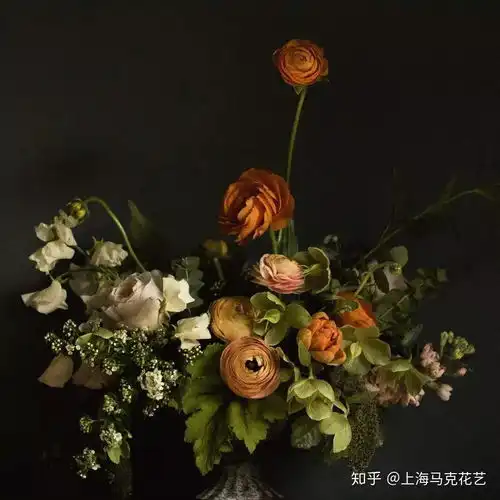 插花培训花材天天剪根换水还是活不久只怪这些小事没有做好
