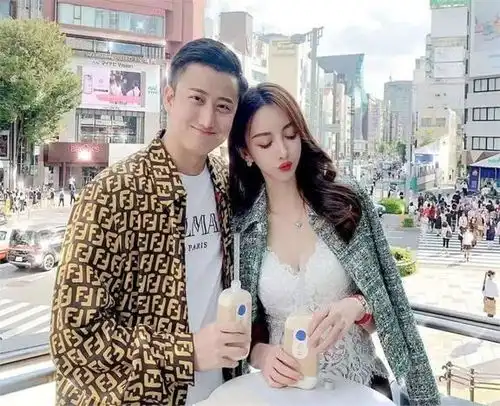 叶珂前夫半夜发文,不仅洗白了杨颖,还扒下黄晓明世纪婚礼的风光
