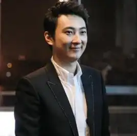 手撕半个娱乐的王思聪遇到对手的他,怼完大佬立马道歉
