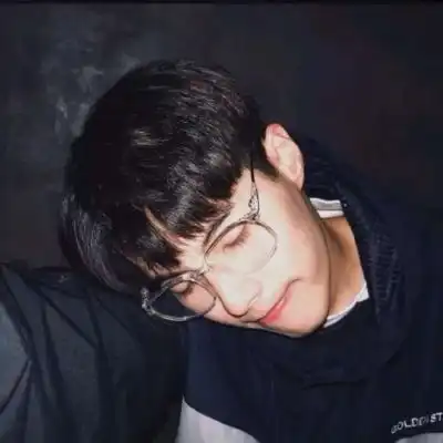 伤过以后你还会相信以前的她吗男生头像我要个性网
