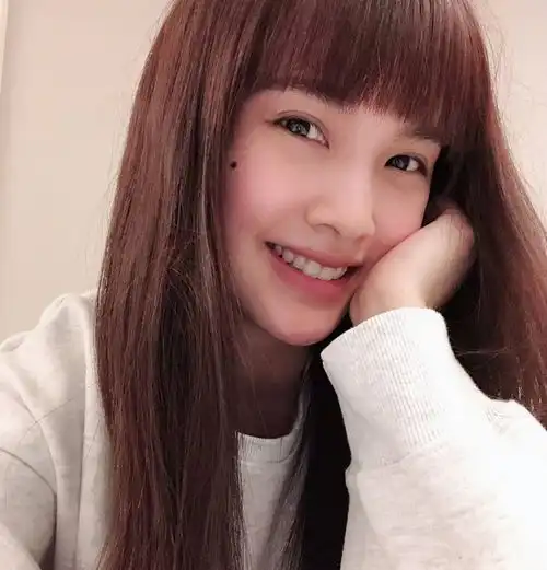 新年新发型猪猪女孩准备好了吗欧阳娜娜戚薇女明星教你2019最火发型
