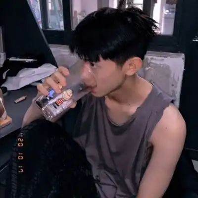 男生头像有人陪你
