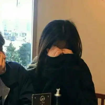 情侣头像不想和你只做朋友,咱不缺朋友