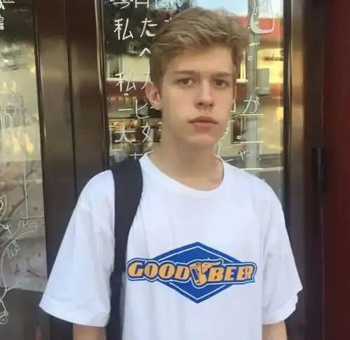 头像头像男生帅气背影蓝球,一个人越炫耀什么证明她越缺少什么腾讯新闻