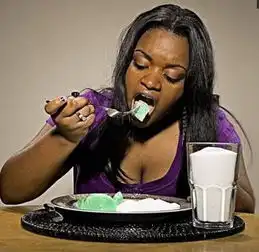 这些人竟然什么都吃,太可怕了,他们的胃居然能承受得了
