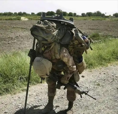 在残酷且弹药消耗很大的战争中,士兵一般携带多少子弹合适

