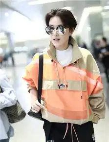 张馨予短发现身机场,网友军嫂太飒了
