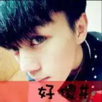 给孩子们买了好多好吃的,他着急哭鼻子,奶奶抱着哄他
