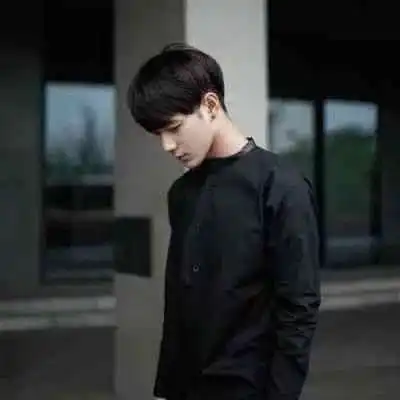 摊上这样一个男朋友,你就偷着乐吧
