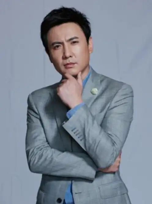 人民日报2月份男演员影响力榜流量明星无人上榜,榜首实至名归
