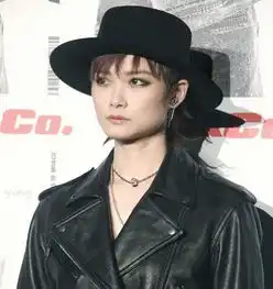 都说李宇春不够娘们儿,当她穿上液体衣,网友让男人怎么活
