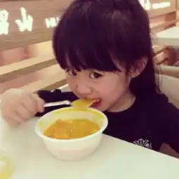 这个小女孩是谁啊
