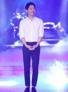 你最爱还是他穿白衬衫的样子吧
