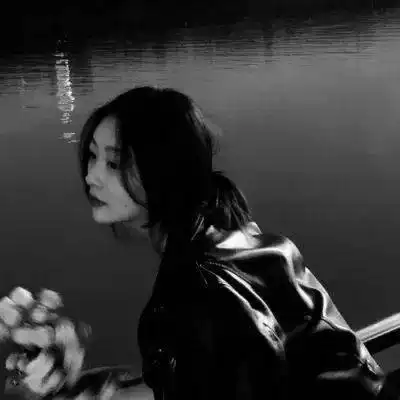 高清女生头像高冷黑白女头像
