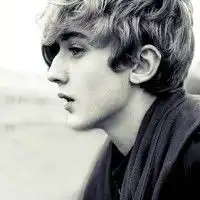 欧美男谁知道这个男的叫什么
