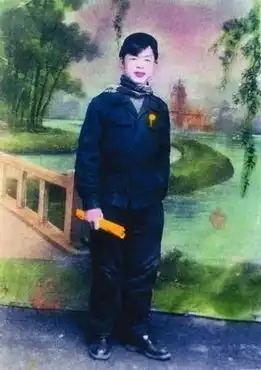罕见照展示雷锋不为人知的一面
