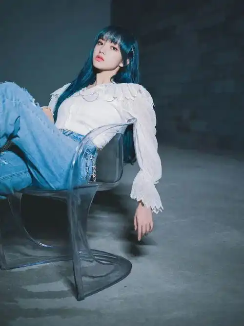 最近火了一种造型,叫一半仙女,一半少年,程潇换上美似芭比
