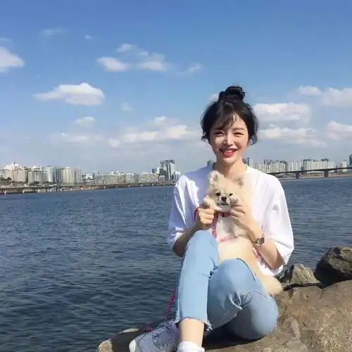 女阳光自信志微信头像