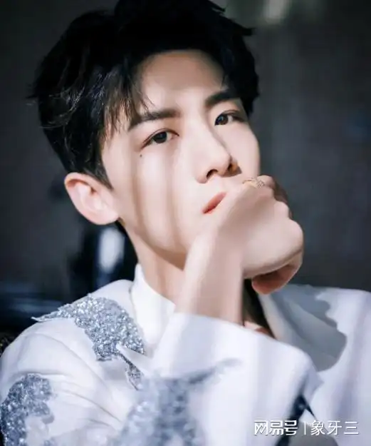 娱乐圈90后男神大比拼谁是你心中的最帅小生top1
