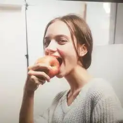 原创寰兴经贸留学咸蛋闲谈话题第二期去世界杯看小仙女
