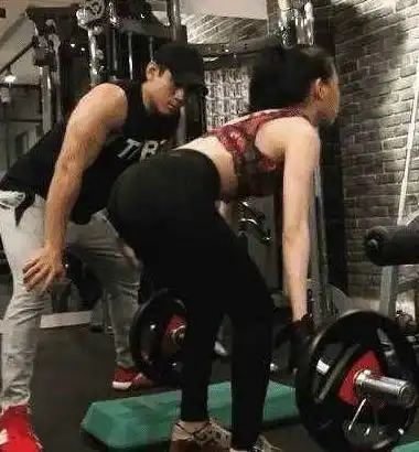 赵又廷经纪人撒娇周杰伦助理太美扒一扒男明星身边的美女助理
