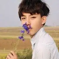 一个男生经常被别人说清秀是怎样的感受
