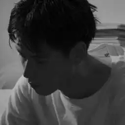 2018微信男生头像高冷超拽黑白图片所有的所有都是一厢情愿
