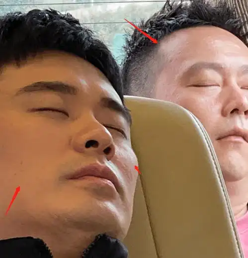 邓超偷拍嘉宾睡觉模样,忘记开滤镜鹿晗颜值真实,看到陈赫我笑了
