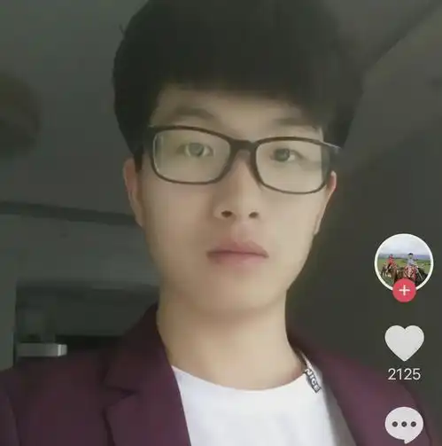 田静发郭威结婚前照片,手捧鲜花很帅气,暗示没二八他们生活很好
