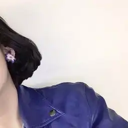 侧面半身女生头像,最好不要是明星的
