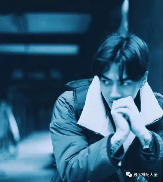钢铁直男如何拍出帅炸pyq的头像
