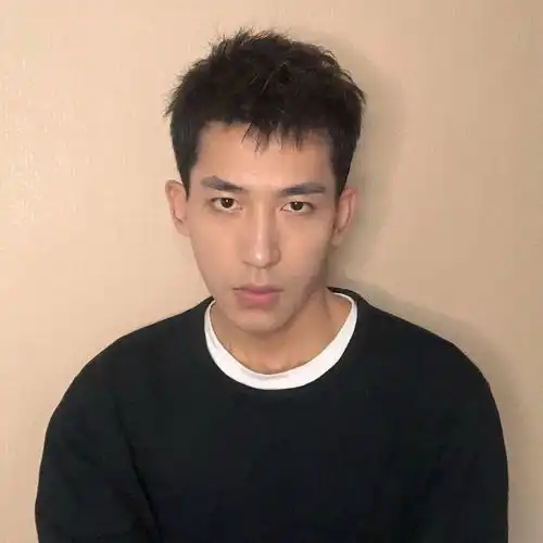 男生留4cm短碎发可帅