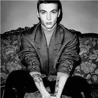 黑白男配图说说图片大全微信头像图片大全
