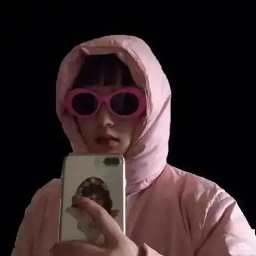 今日头像丨好看的皮囊千篇一律有趣的灵魂万里挑一
