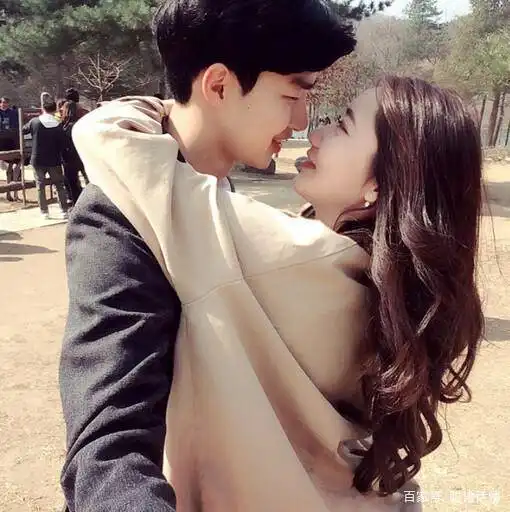 对你是真爱的女人,在接吻时,极易出现3种反应,男人要敏感
