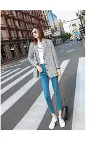 施悦名2018复古冷淡风蓝色格纹单排扣小西装女ins宽松休闲短款西服外套
