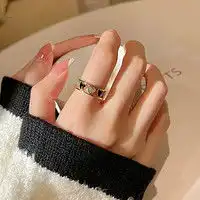 其他品牌时尚戒指碎银几两戒指女轻奢小众设计感ins风高级开口可调节多少钱
