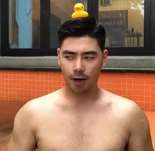 谁说单眼皮小眼睛的男生不能很好看
