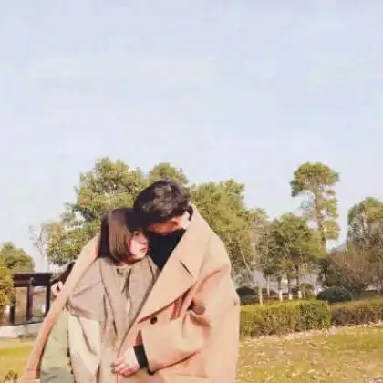 接吻情侣头像,超甜的接吻情侣头像一看就喜欢的
