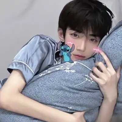 他的眼里有光,男生头像
