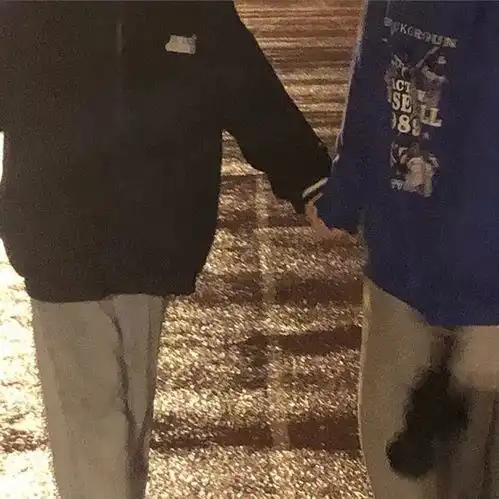 ins不露脸的情侣头像
