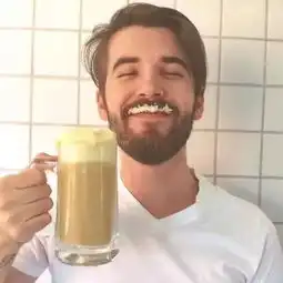 头像无论我活成什么鬼样子我都相信自己前途无量
