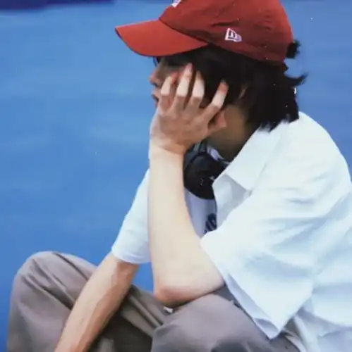 ins真人超酷男生头像
