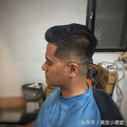 壮汉剪油头,一样变型男
