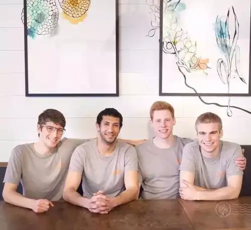 3分钟出餐全球首家机器人餐厅开业,科技感炸裂
