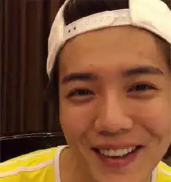 很多网友对女星的素颜指指点点,可卸妆之后的男星我们都一样
