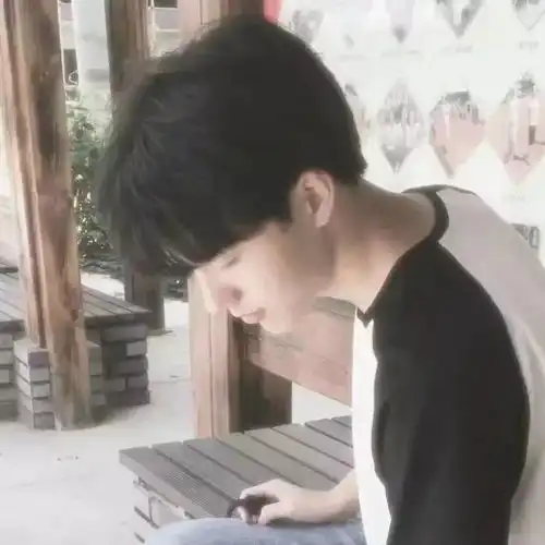头像我的头这几天怎么跟机关枪似的,秃秃秃秃秃的
