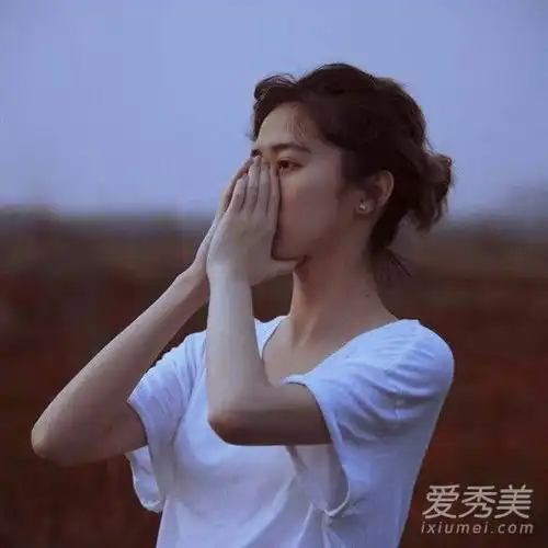 如果你拒绝卷曲着头发去国庆旅行,你需要这些美丽的剪报
